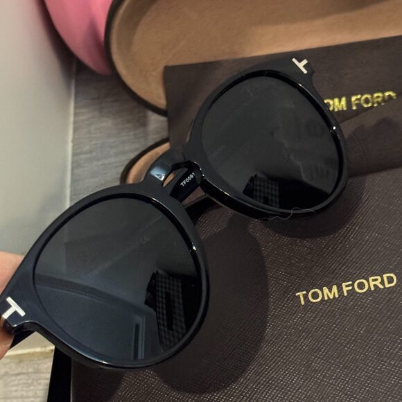 Tom Ford Black Round Sunglasses - Viral Minimalist Trend main image 11